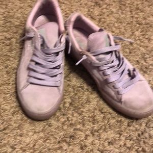 Pumas Women’s 6.5/Big kids 5 lavender sneakers